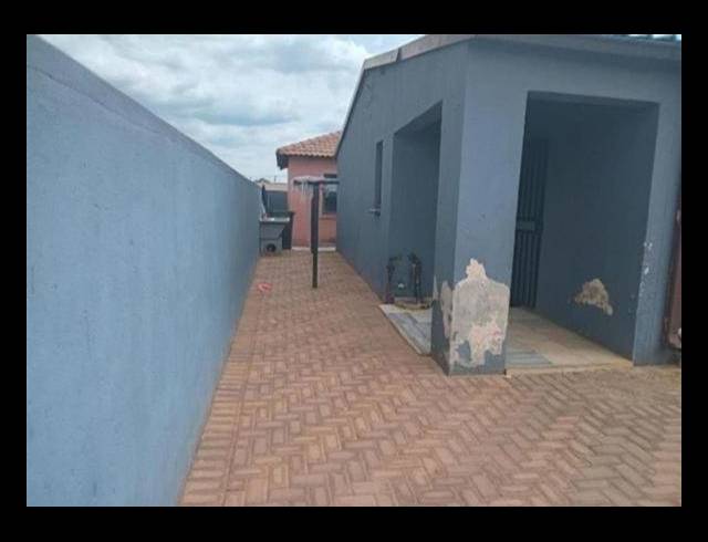 3 BEDROOM PROPERTY TO RENT IN PROTEA GLEN